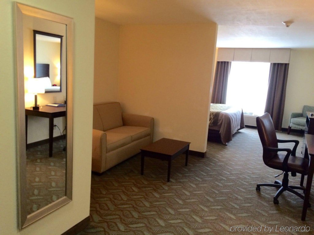 Фото Comfort Inn & Suites Porter near Indiana Dunes