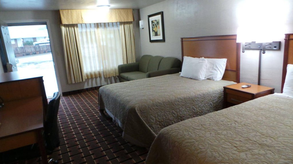 Фото Anchor Bay Inn