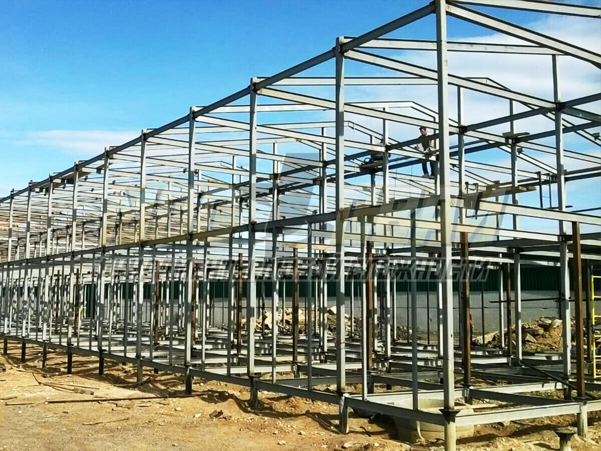 Ангар на винтовых сваях