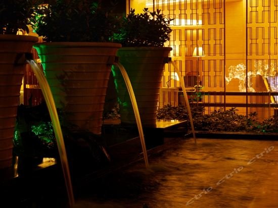 Фото Shenzhen New World Metro Grand Hotel