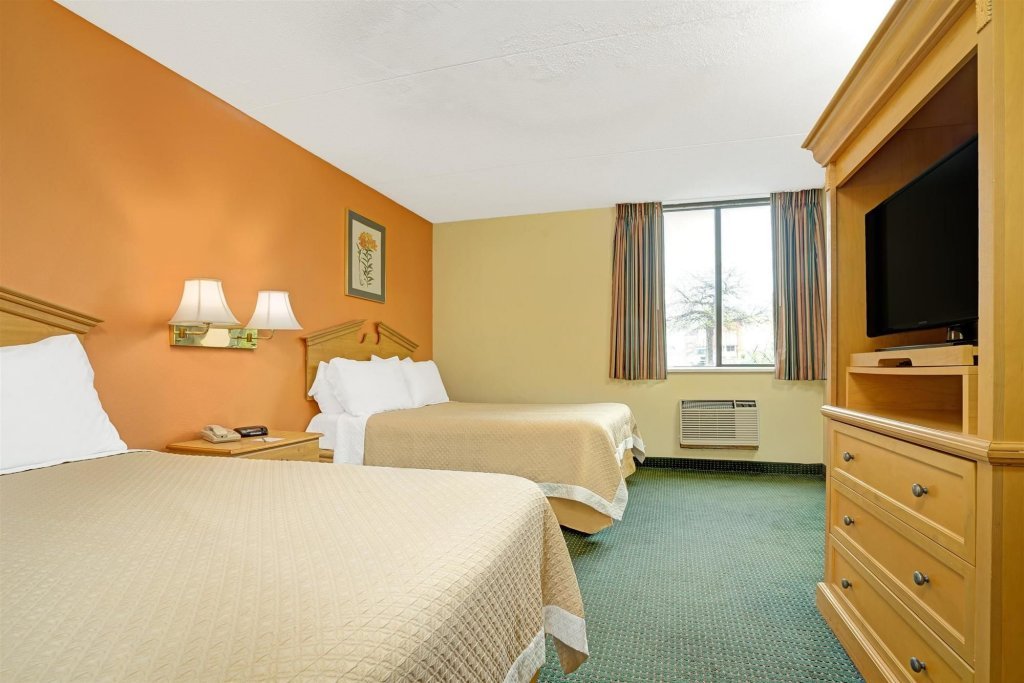 Фото отеля 2