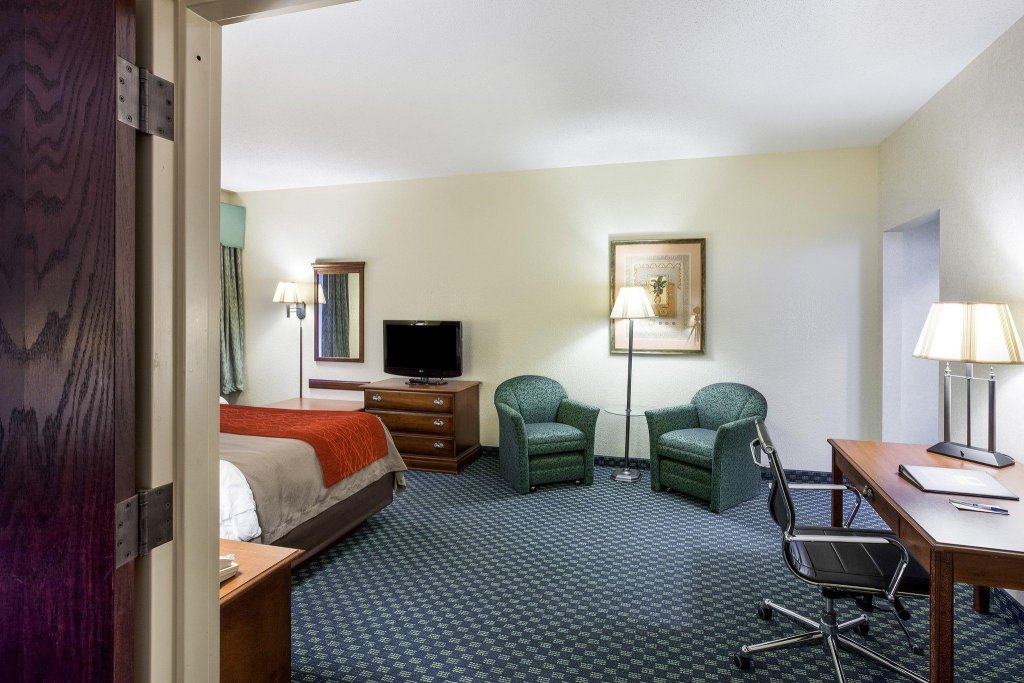 Фото Comfort Inn & Suites Airport