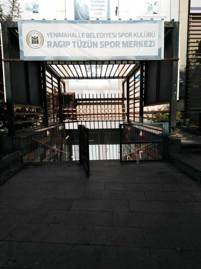 Sports hall, gym Yenimahalle Municipality Ragip Tuzun Sports Center, Ankara, photo