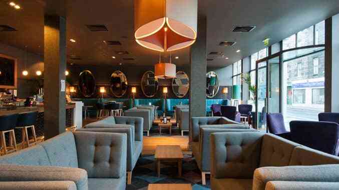 Фото DoubleTree by Hilton Edinburgh City Centre