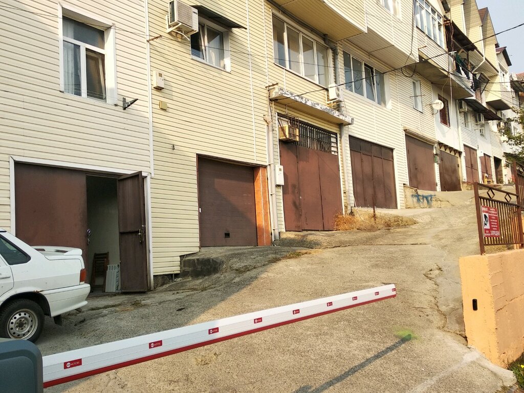 Адлер гаражи жилые фото