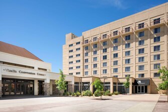 Фото Visalia Marriott at the Convention Center