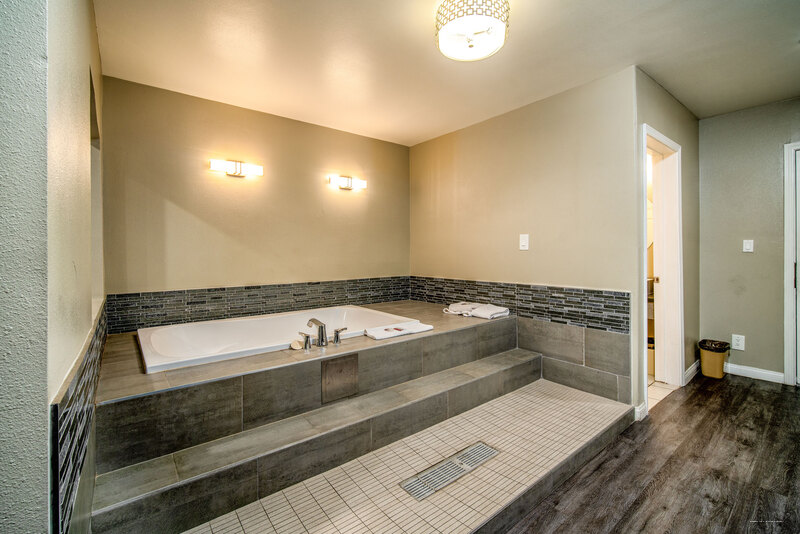 Фото Regency Inn & Suites