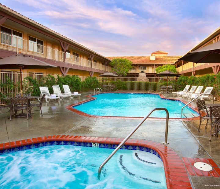 Фото Ayres Hotel Anaheim