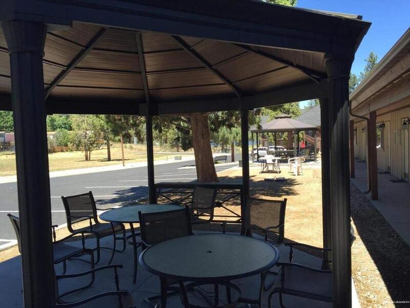 Фото Vintage Lakeside Inn