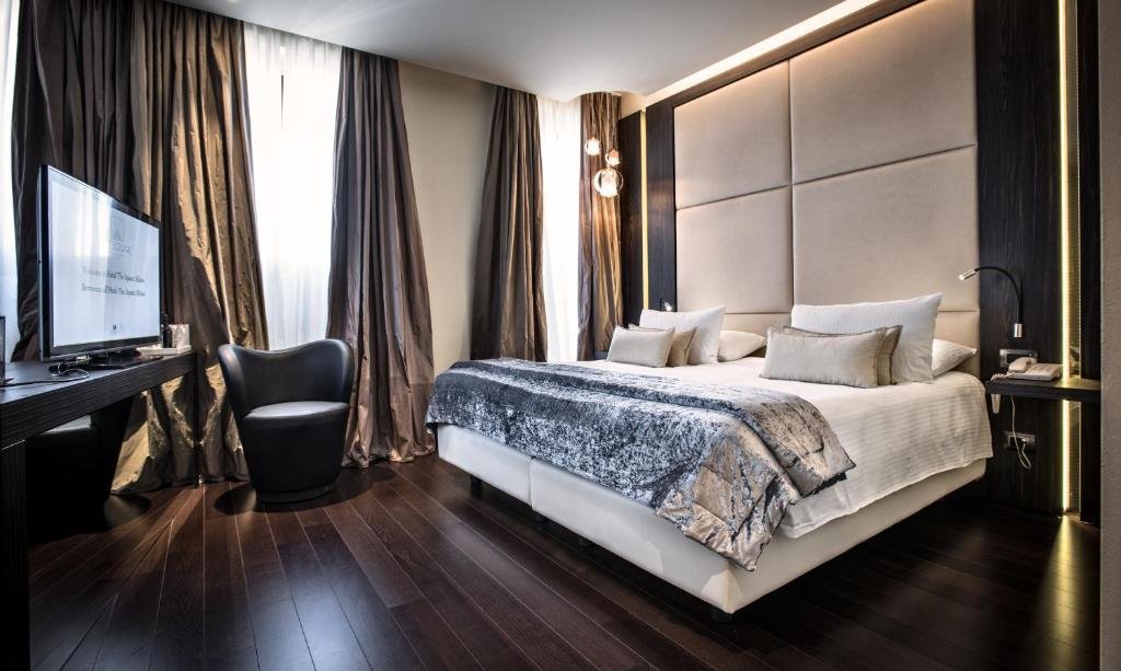 Фото Hotel The Square Milano Duomo