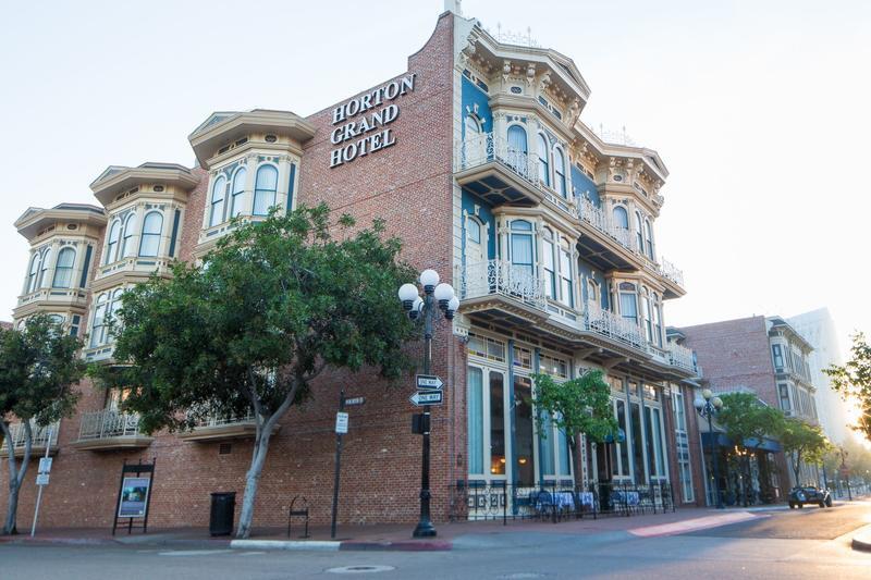 Фото The Horton Grand Hotel