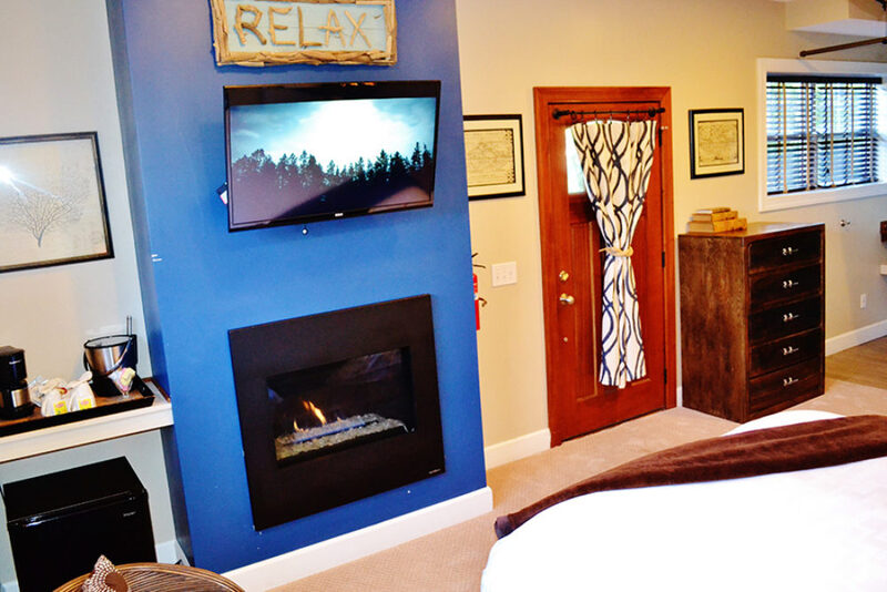 Фото Water's Edge Inn - Adults Only