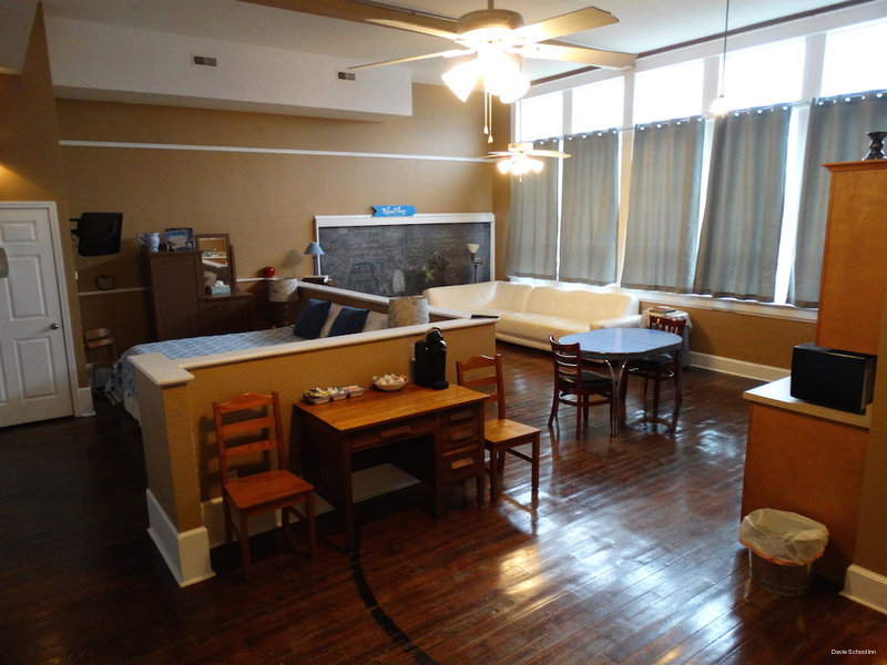 Фото Davie School Inn