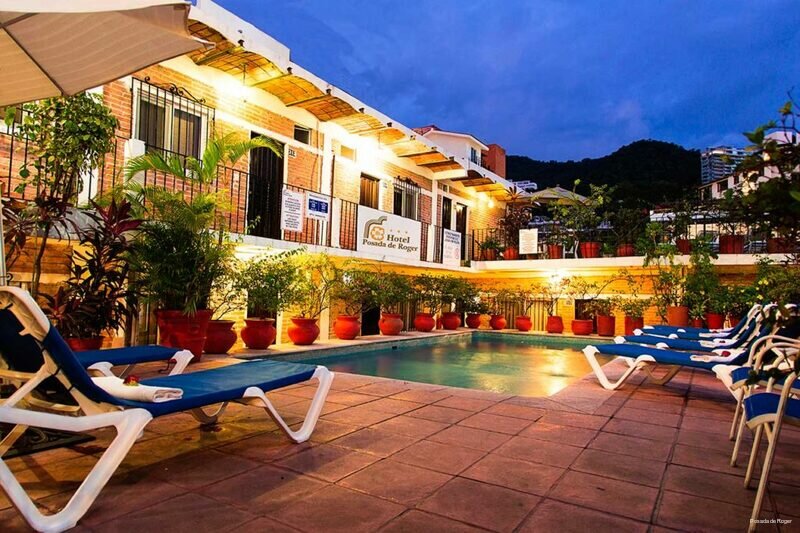 Гостиница Hotel Posada de Roger в Пуэрто-Вальярта