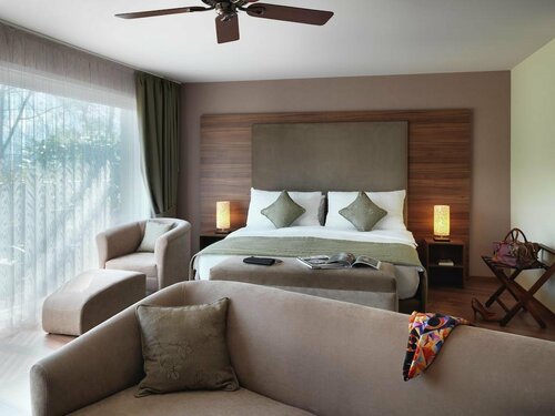 Гостиница Le Baron Tavernier Hôtel Restaurants SPA