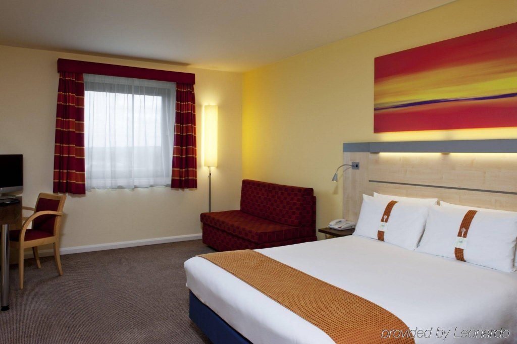 Фото Holiday Inn Express London-Watford Junction, an Ihg Hotel