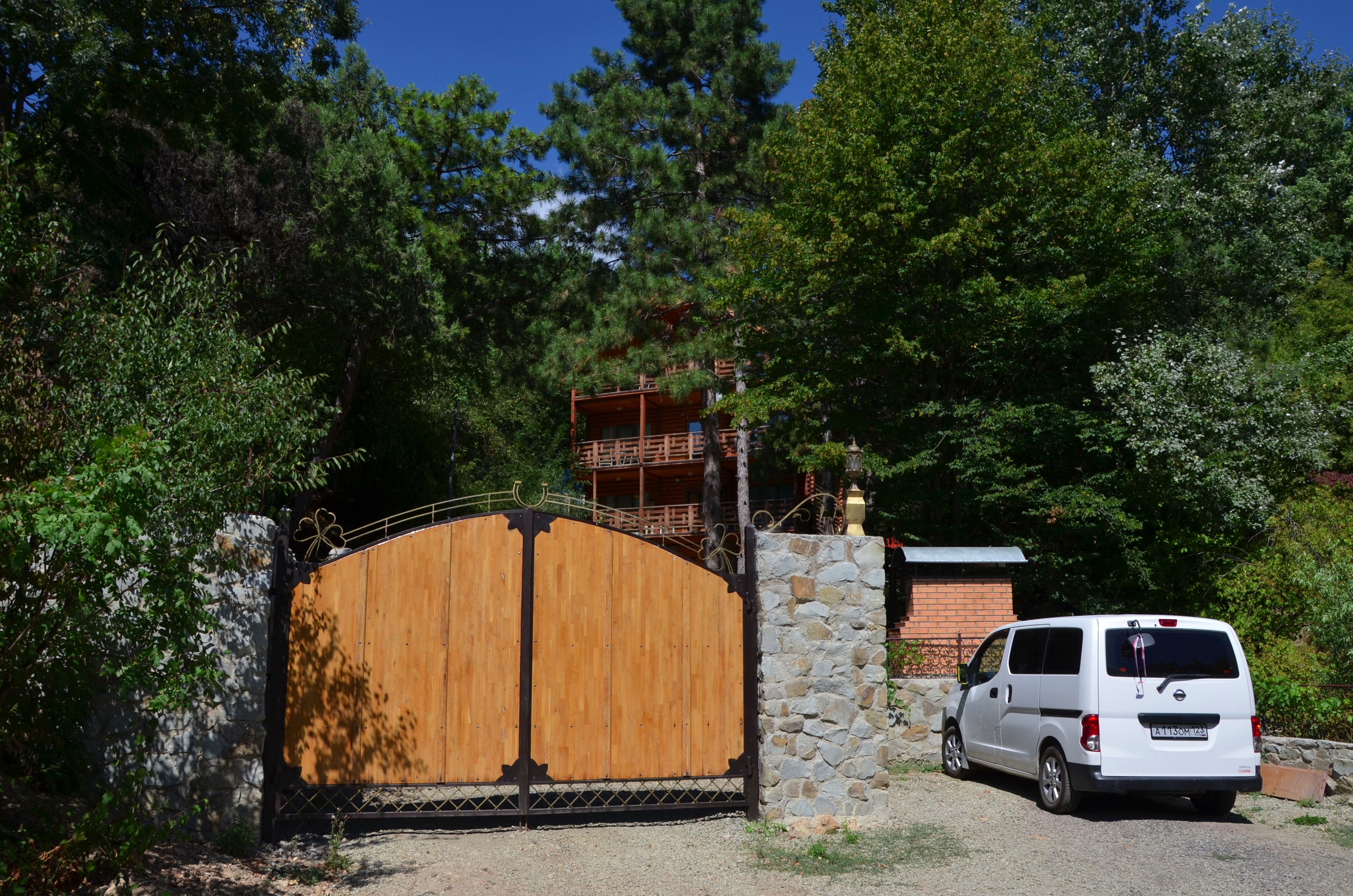 Фото отеля 2