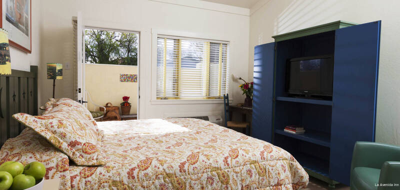 Фото La Avenida Inn