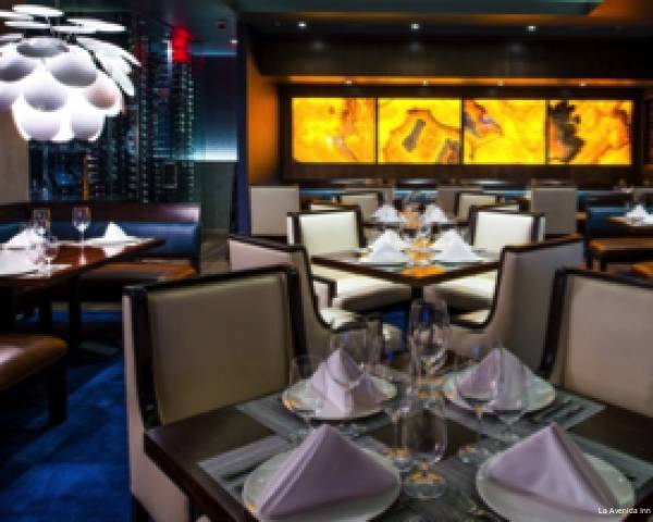 Фото La Avenida Inn