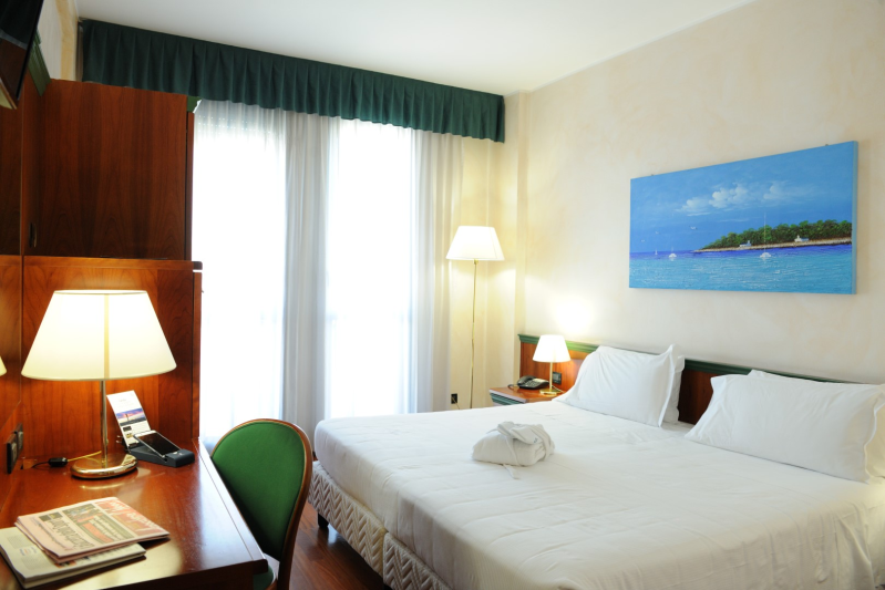 Фото отеля 2