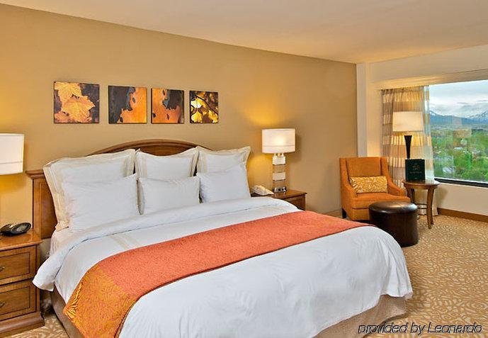 Фото Marriott Anchorage Downtown