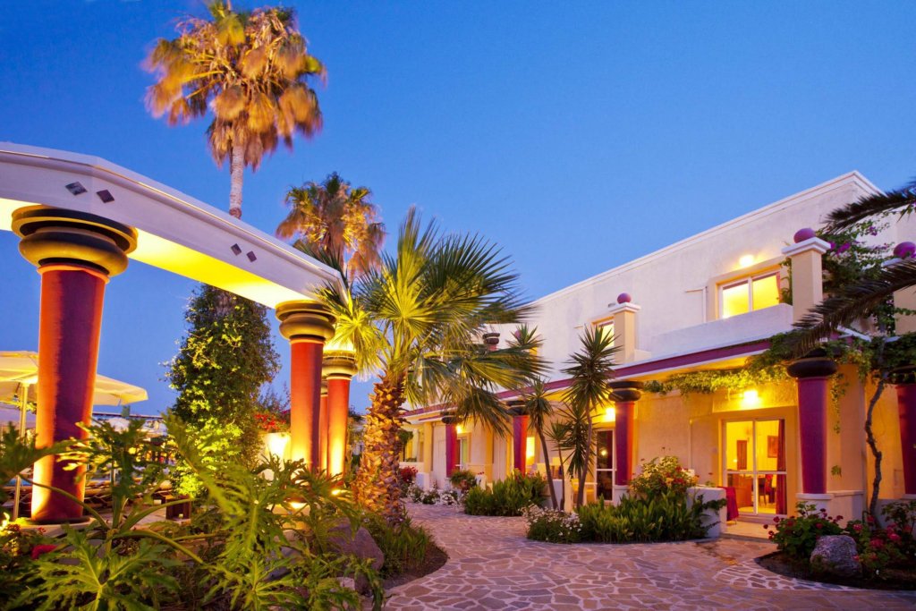 Фото отеля 1