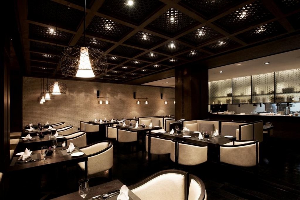 Фото Bay Breeze Hotel