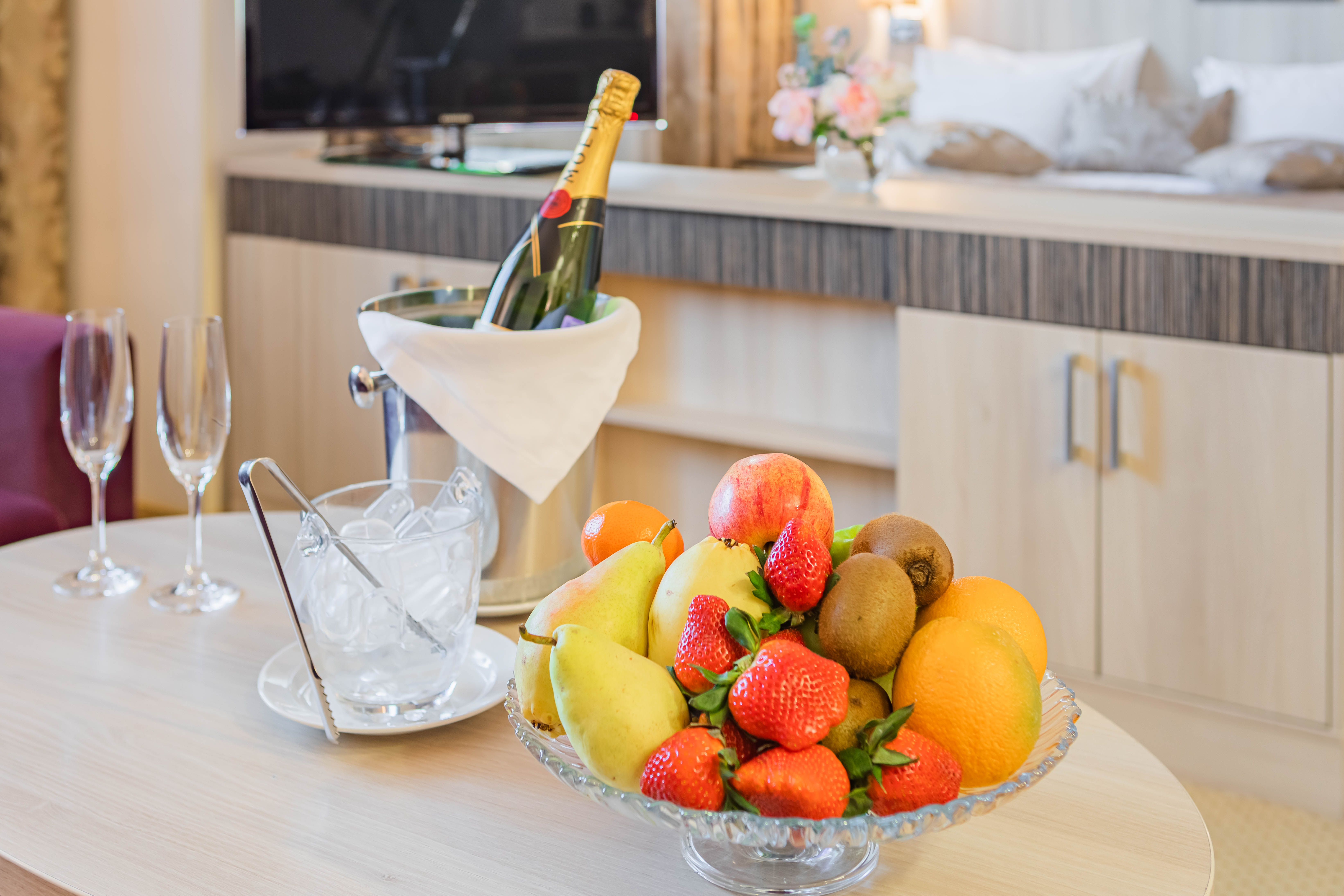 Фото East Gate Hotel