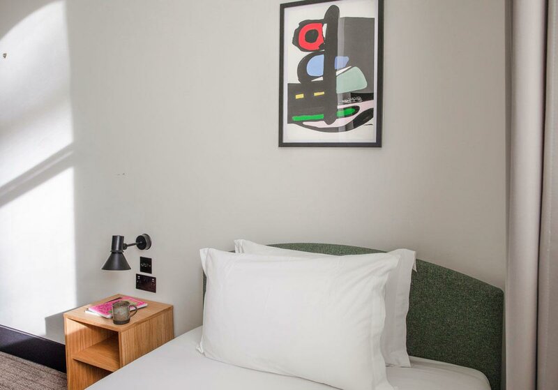 Гостиница Bedford Corner Hotel в Лондоне