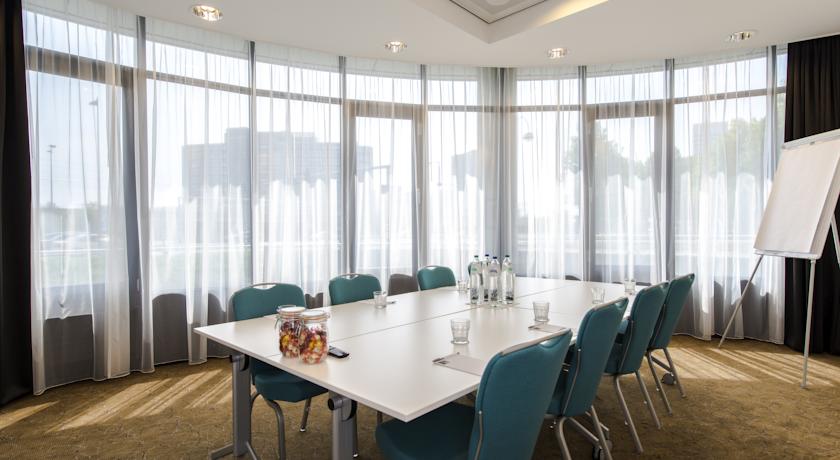 Фото Hampton by Hilton Amsterdam Airport Schiphol