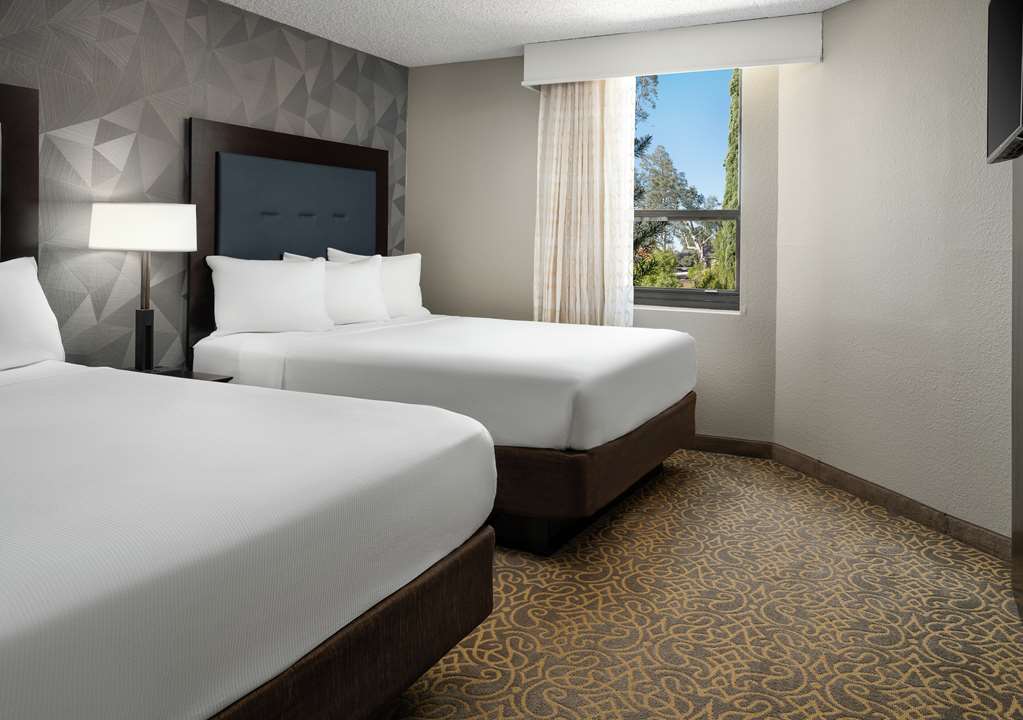 Фото Embassy Suites by Hilton Tucson East