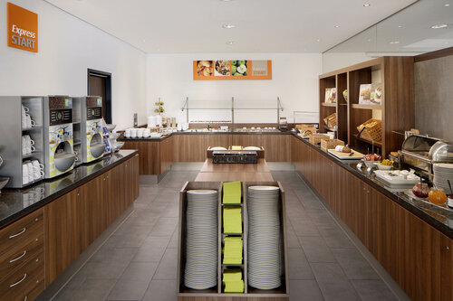 Гостиница Holiday Inn Express Bremen Airport by IHG в Дельменхорсте