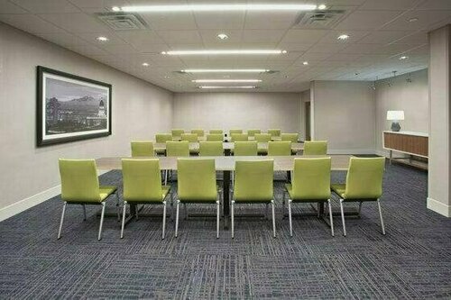Гостиница Holiday Inn Express & Suites Dallas Northeast-Arboretum в Гарлэнде