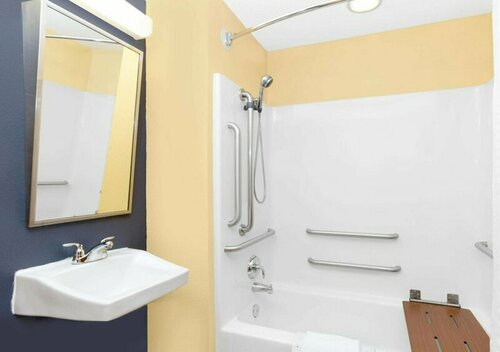 Гостиница Microtel Inn & Suites by Wyndham Kearney в Карни