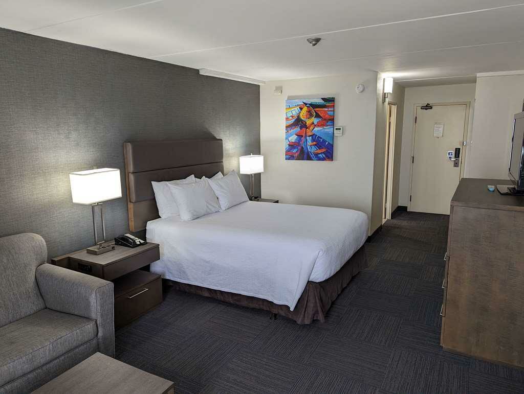 Фото Best Western Plus Toronto Airport Hotel