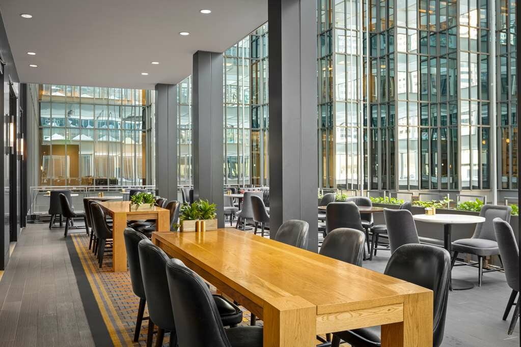 Фото The Marquette Hotel, Curio Collection by Hilton