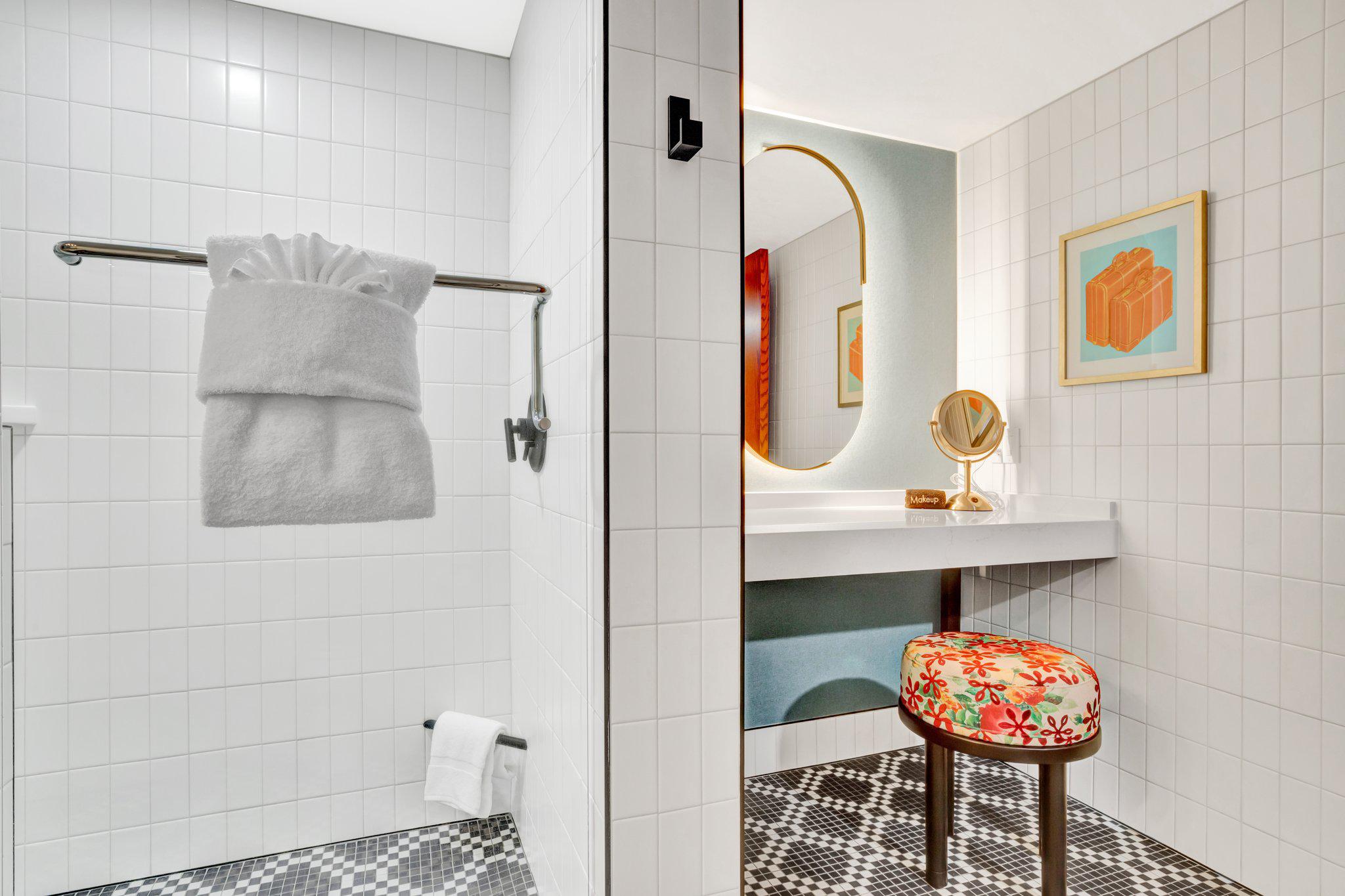 Фото Hotel Indigo Minneapolis Downtown, an Ihg Hotel