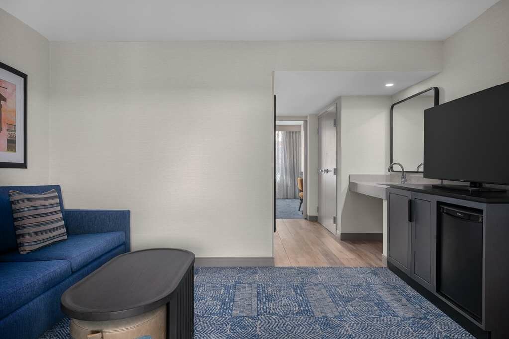 Фото Embassy Suites by Hilton El Paso