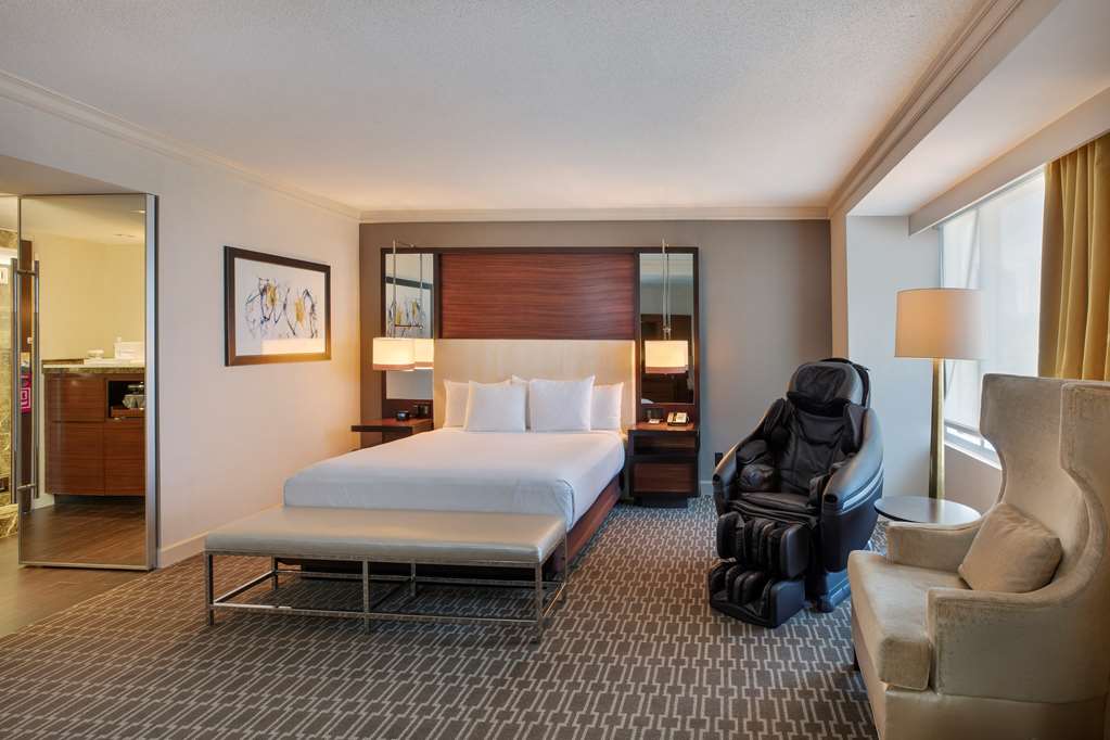 Фото Hilton McLean Tysons Corner