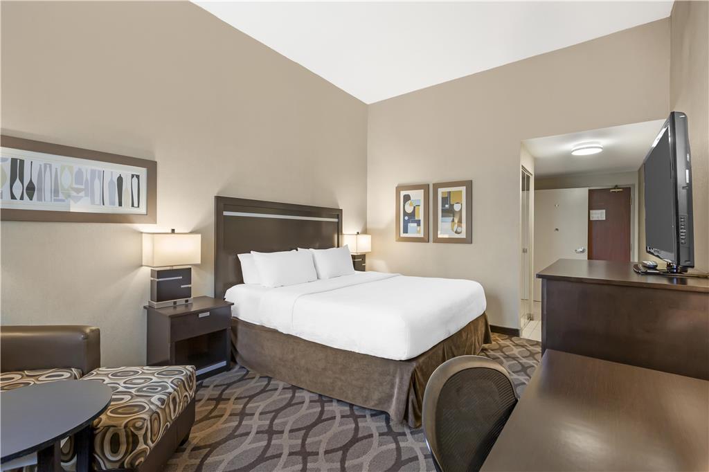 Фото Best Western Plus Travel Hotel Toronto Airport