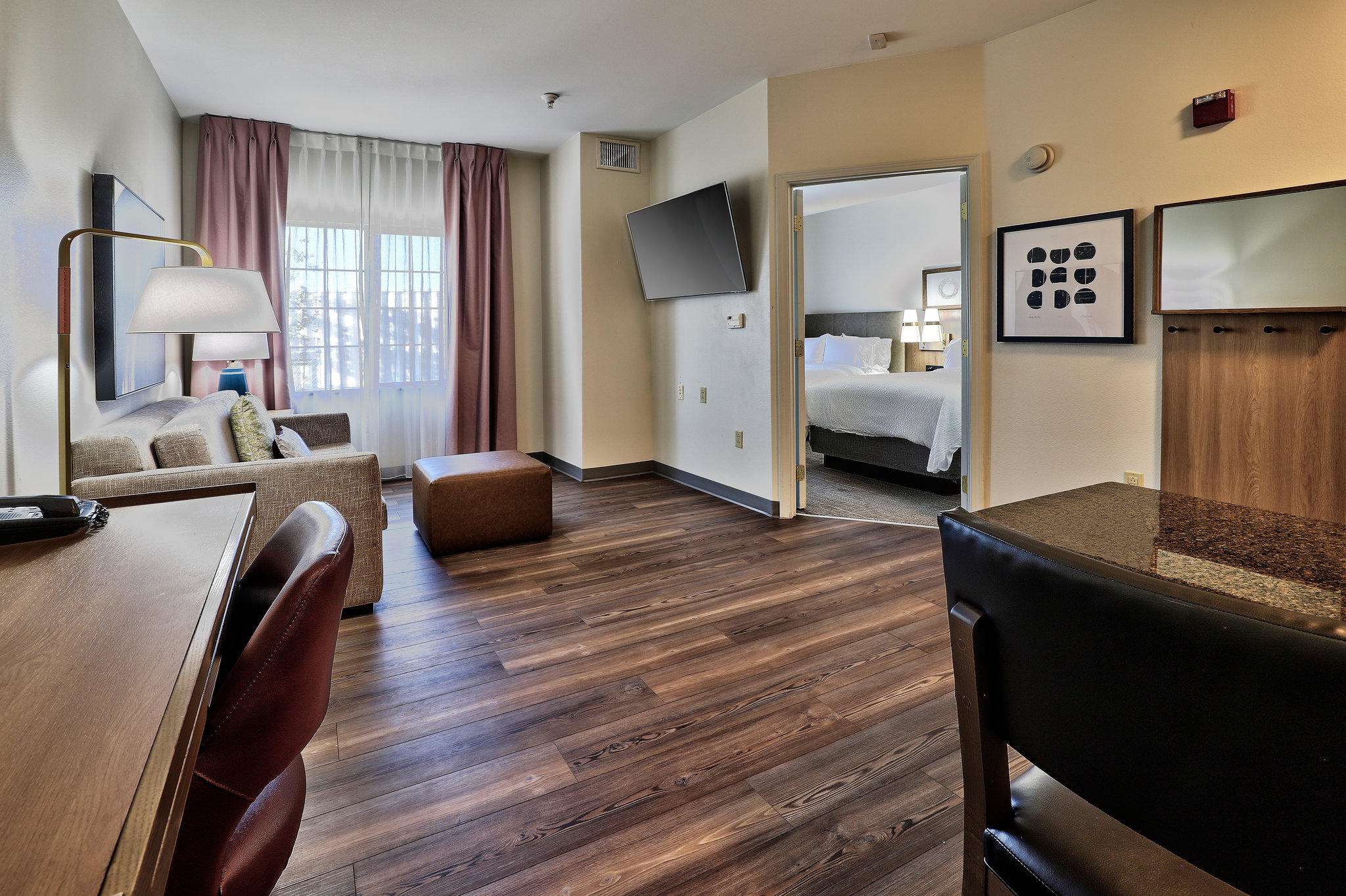 Фото Staybridge Suites Albuquerque - Airport, an Ihg Hotel