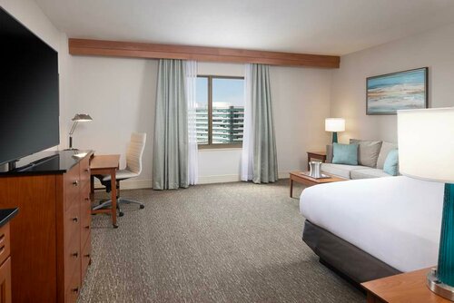 Гостиница Hilton St. Petersburg Carillon Park в Сент-Питерсберге