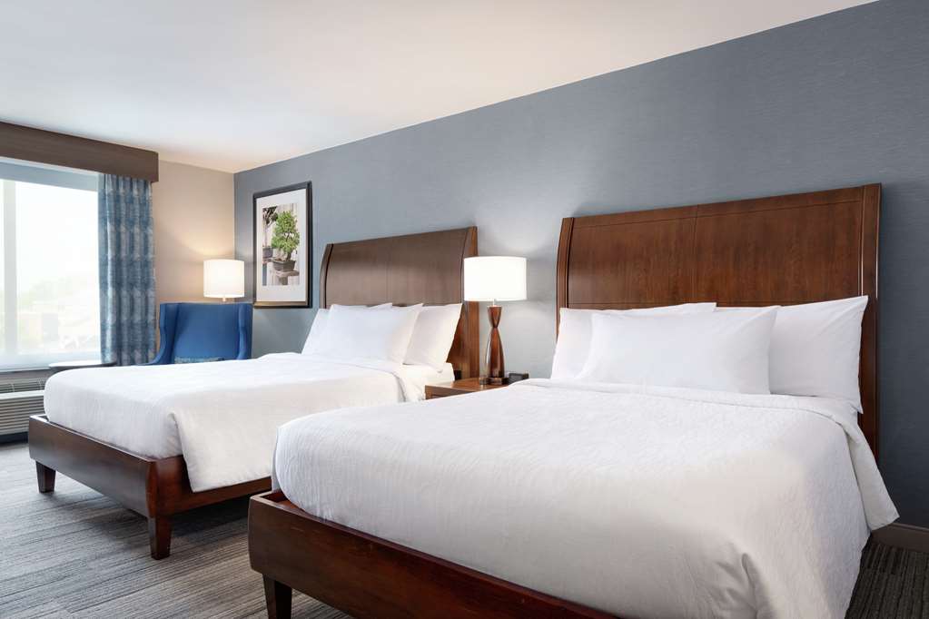 Фото Hilton Garden Inn Stony Brook