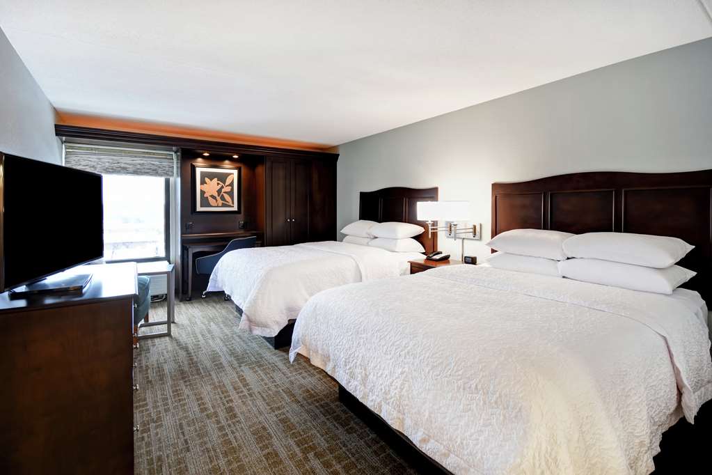 Фото Hampton Inn Overland Park, Ks