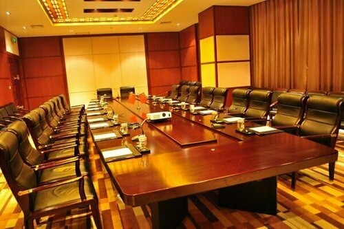 Гостиница Nishi Haitai Hotel в Цзинане