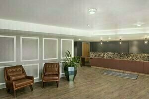 Гостиница Ramada Hotel and Suites by Wyndham Coventry в Ковентри
