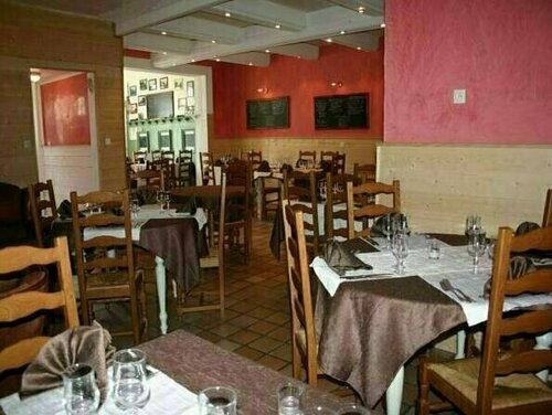 Гостиница Hotel Saint Sébastien в Марк-ан-Барёли