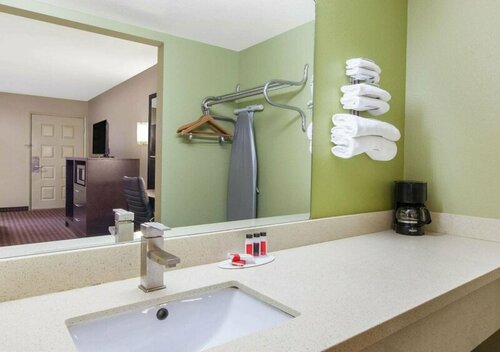 Гостиница Days Inn by Wyndham San Jose Airport в Сан-Хосе