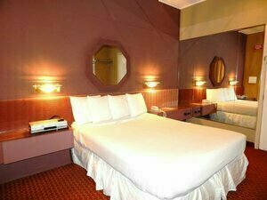 Гостиница Commack Inn в Коммаке