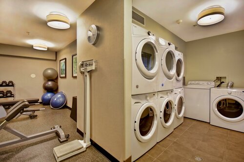 Гостиница Staybridge Suites Madison-East by Ihg в Сан Прейри